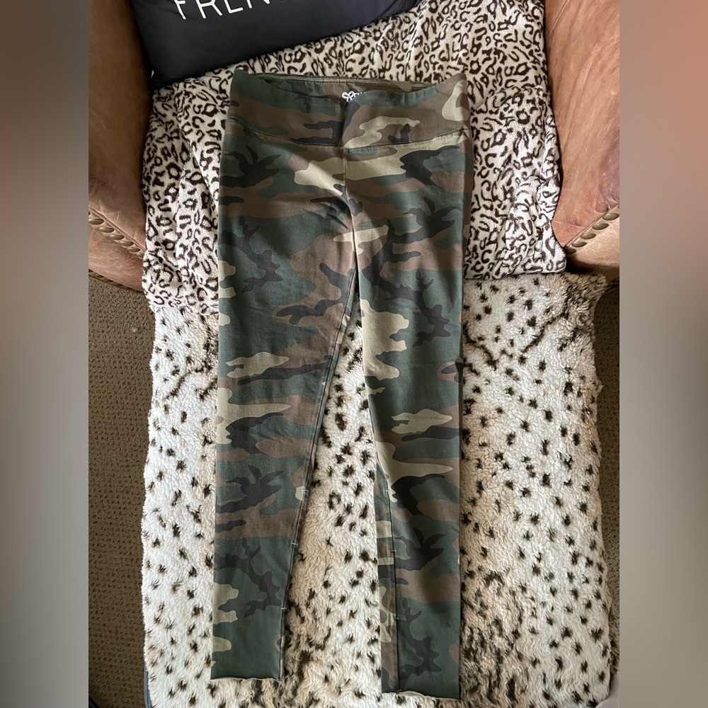 Tna camo tights